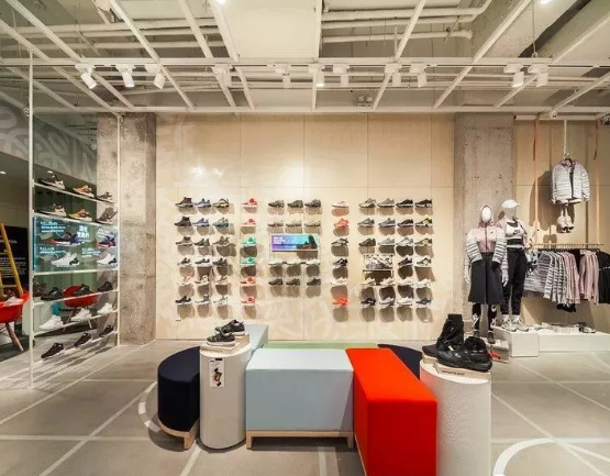 nike kicks lounge online