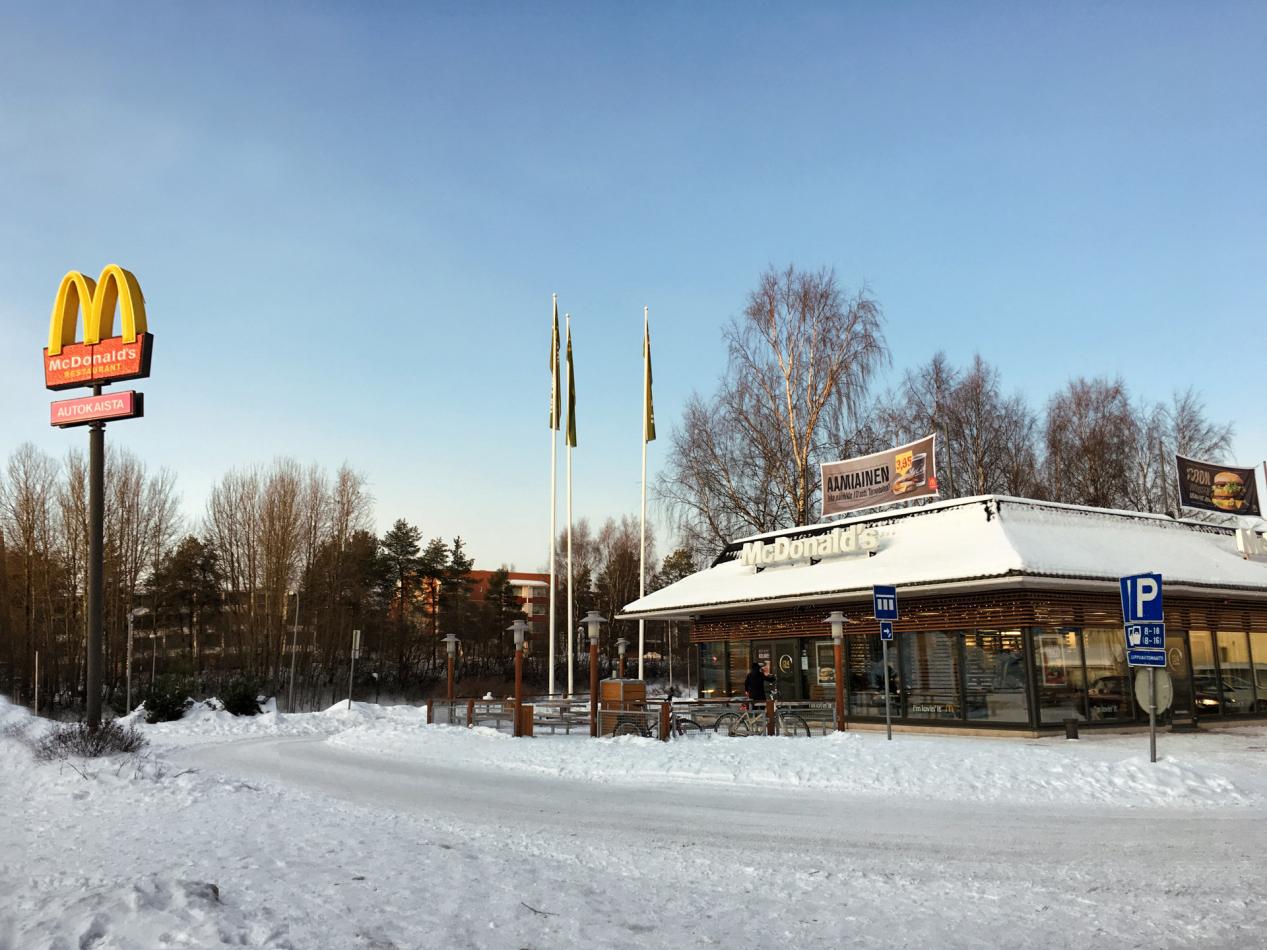 摄图网_500770909_banner_芬兰罗瓦涅米地球最北的麦当劳（企业商用）