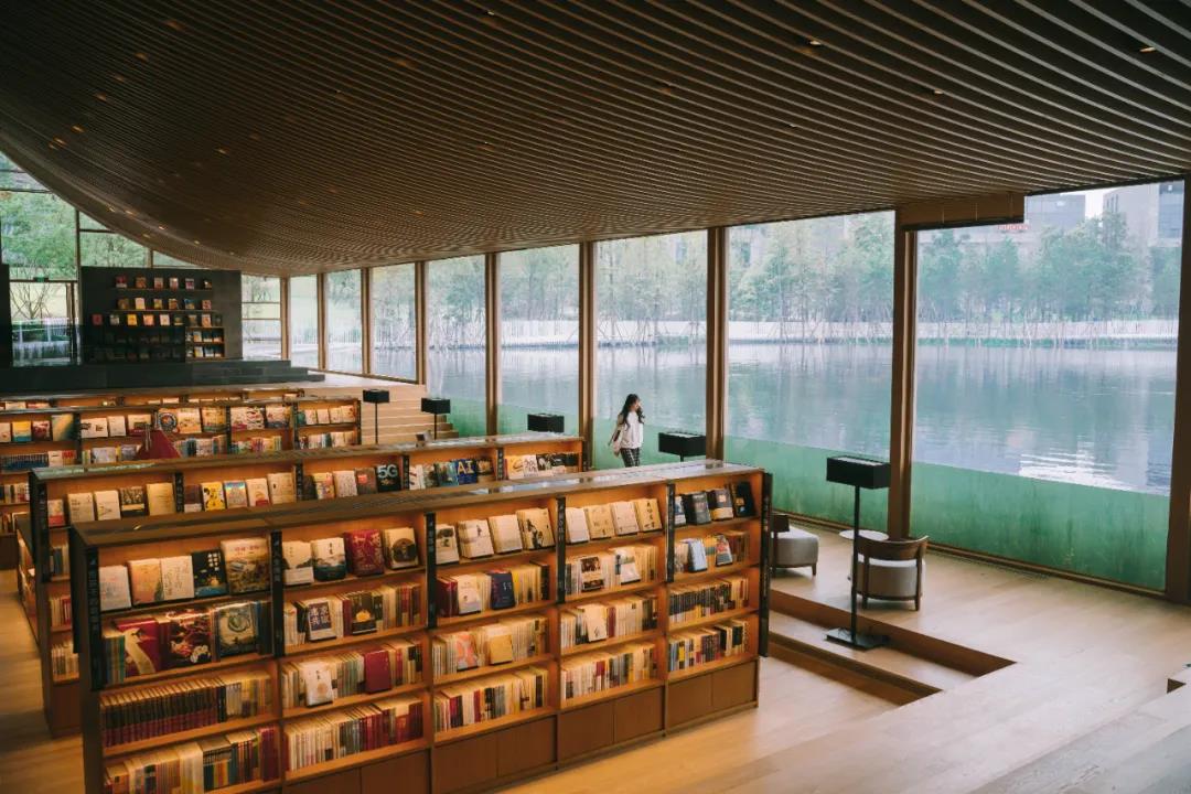 中信书店成都兴隆湖店明日正式开放系成都首家水下书店