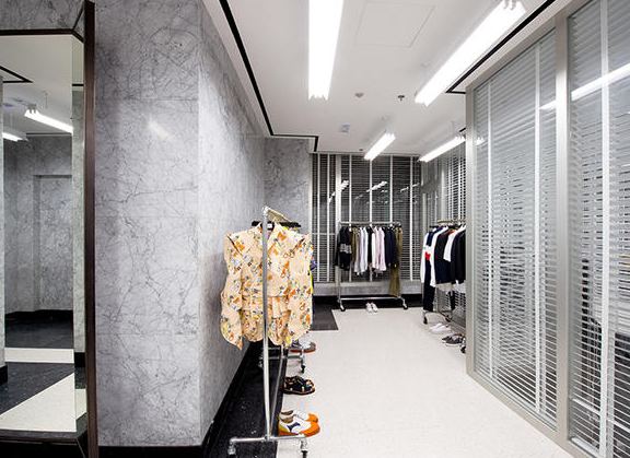 thom browne (桑姆·布朗尼)