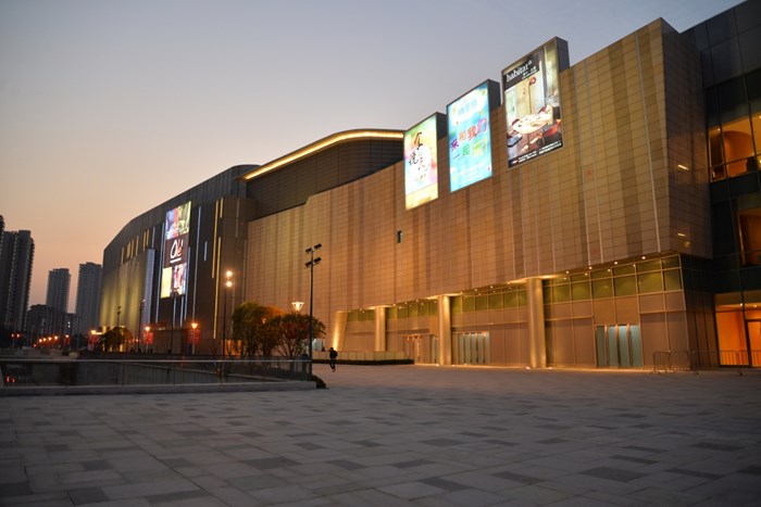 24万平米商业楼层:-1层至4层所在城市:江苏无锡项目地址:滨湖区金石路